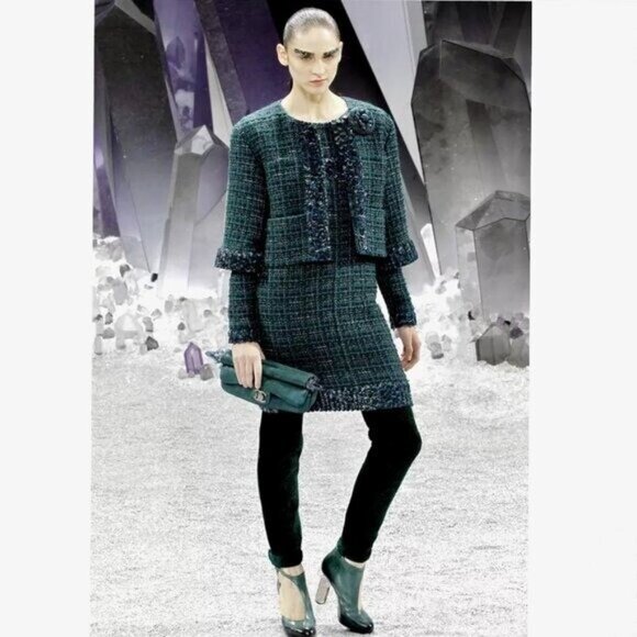 RUNWAY TWEED AUTHENTIC CHANEL DRESS SIZE M/L - Picture 3 of 16
